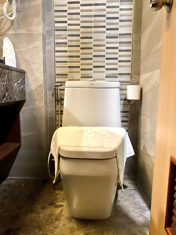 Ano Hotel Miri Exteriér fotografie
