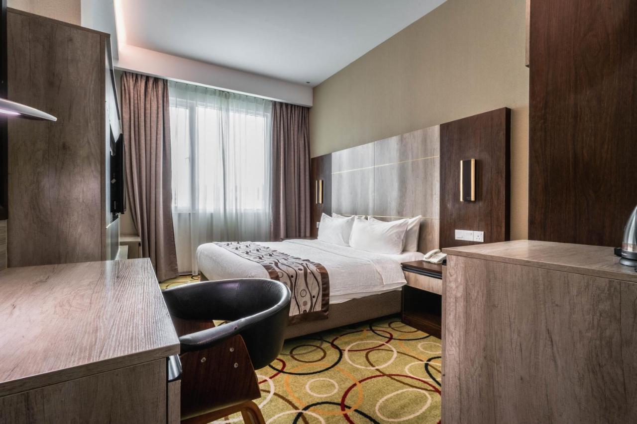 Ano Hotel Miri Exteriér fotografie