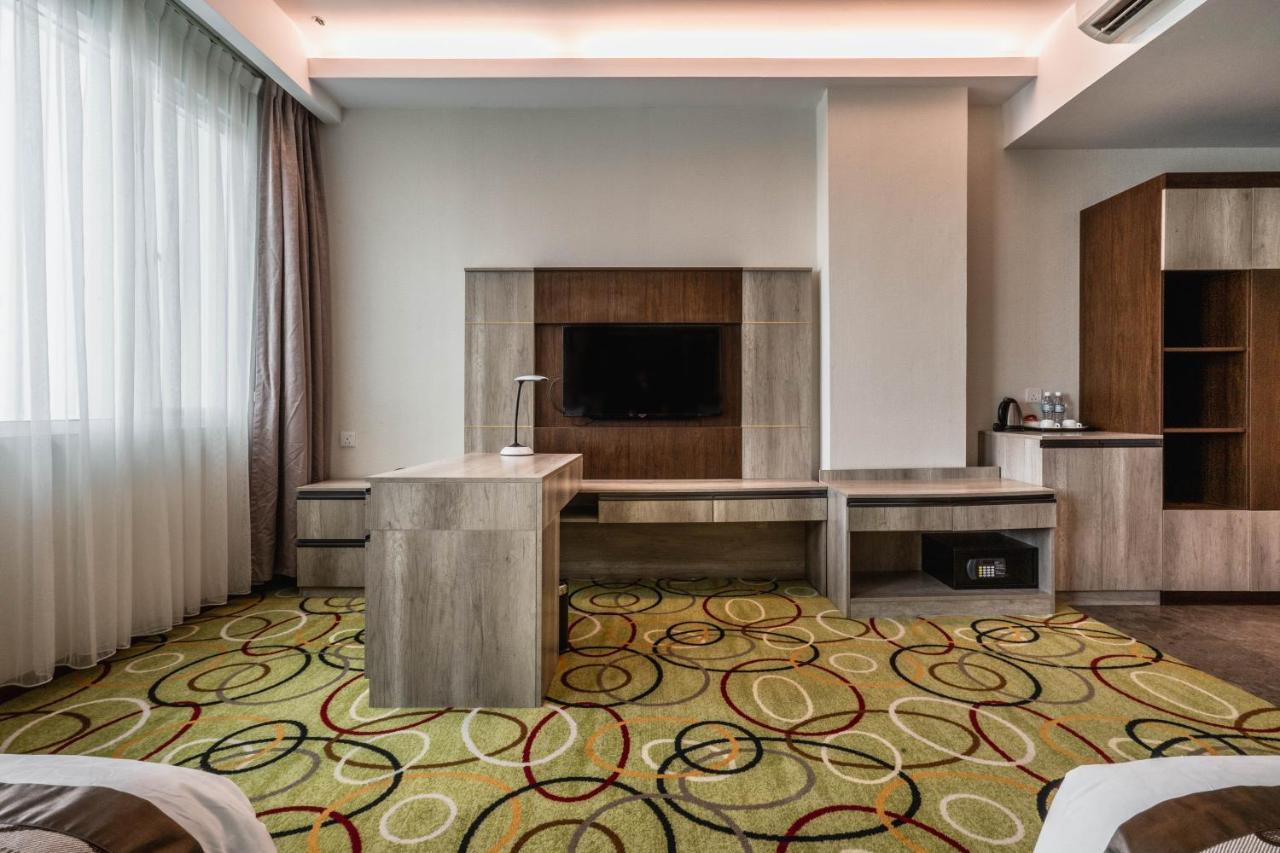 Ano Hotel Miri Exteriér fotografie