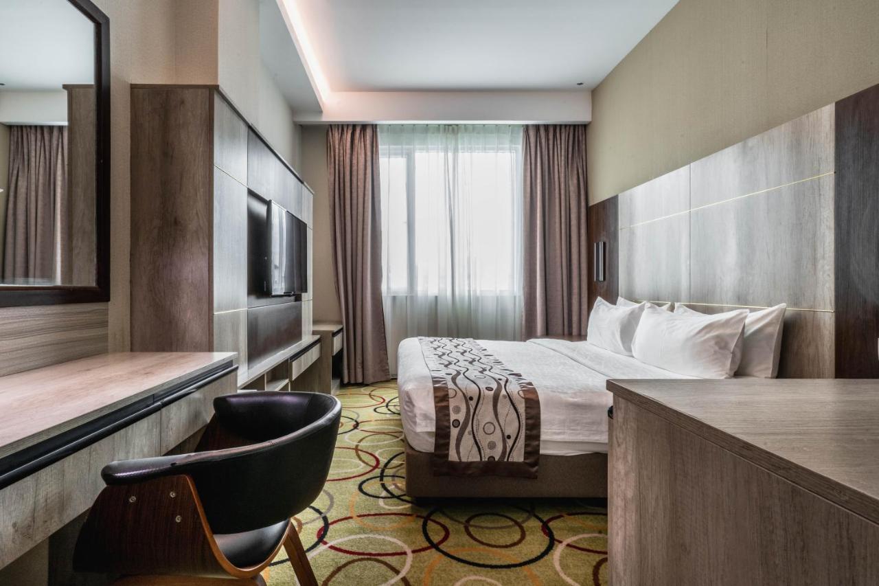 Ano Hotel Miri Exteriér fotografie