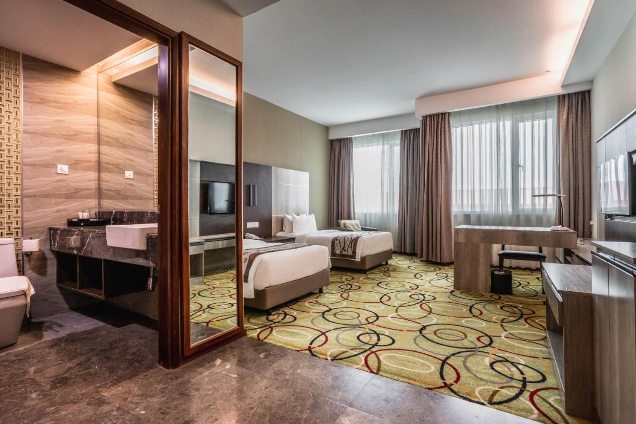 Ano Hotel Miri Exteriér fotografie